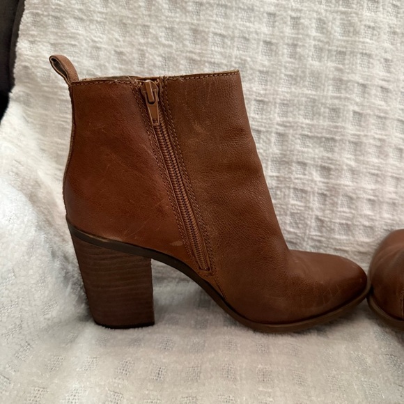 Lucky Brand Sassa Leather Heeled Boot - Picture 7 of 15